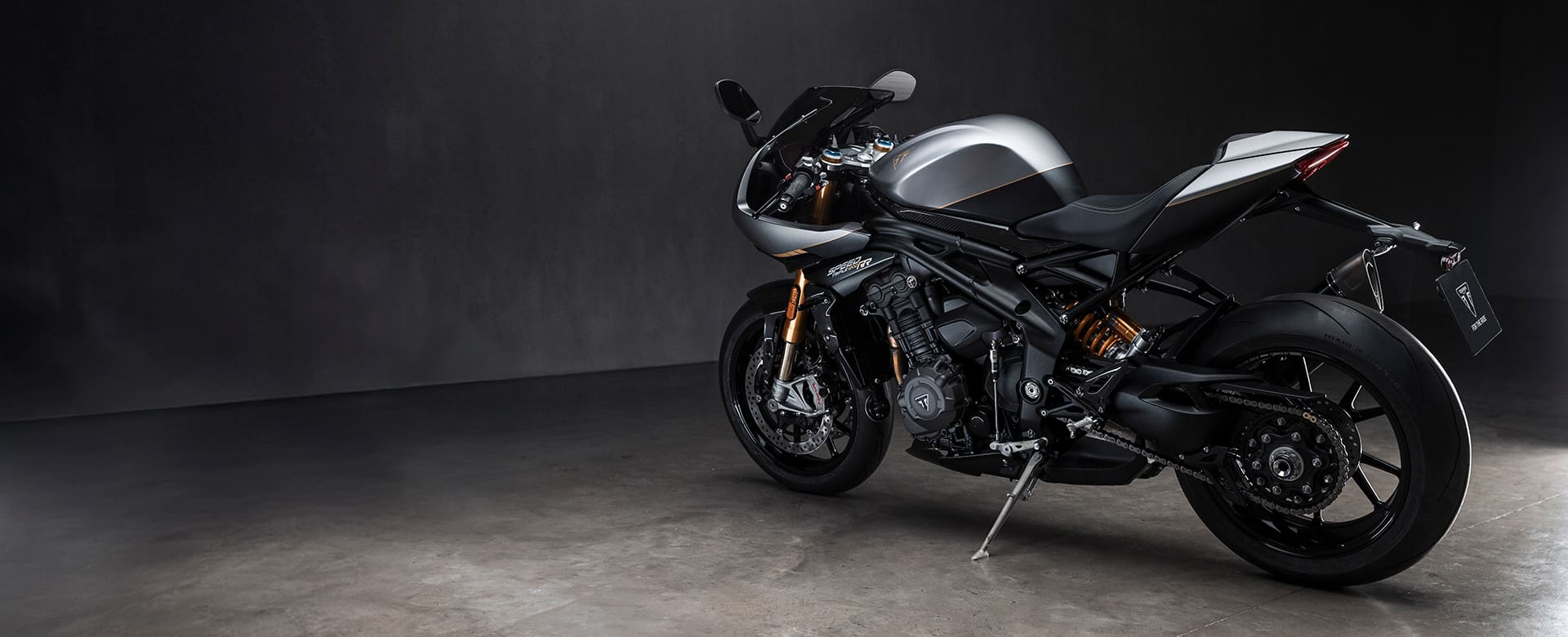 新型 Speed Triple 1200 RR Breitling Limited Edition | For the Ride
